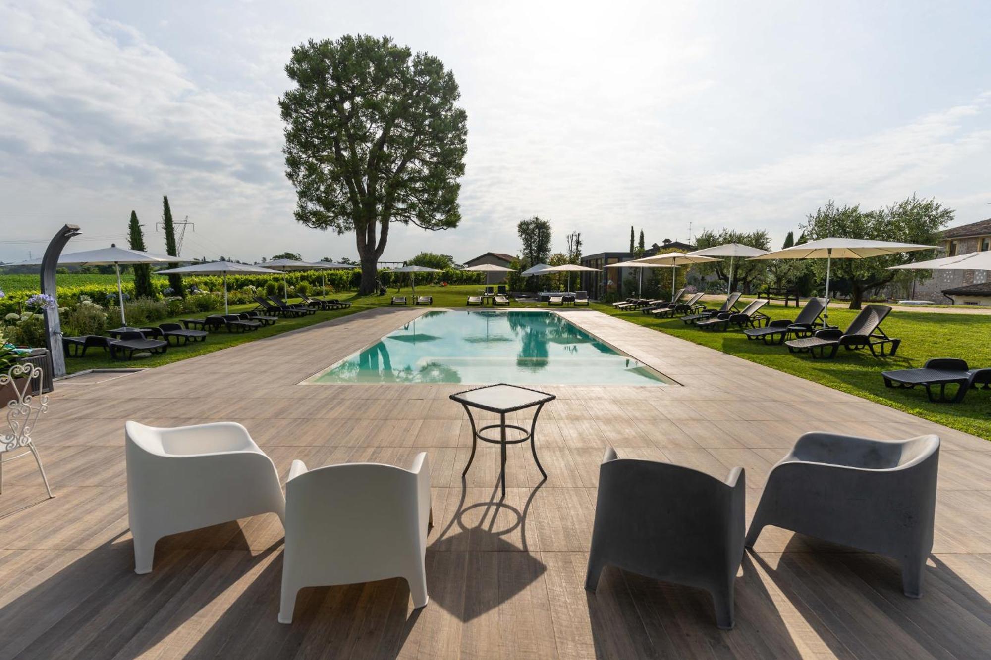 Agriturismo Colle Dei Pivi Ponti sul Mincio Ngoại thất bức ảnh