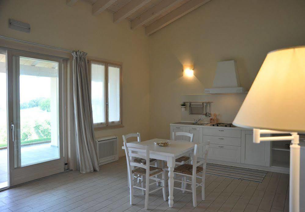 Agriturismo Colle Dei Pivi Ponti sul Mincio Ngoại thất bức ảnh