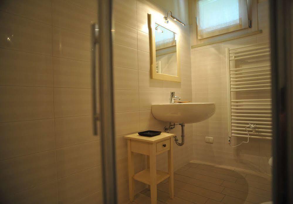 Agriturismo Colle Dei Pivi Ponti sul Mincio Ngoại thất bức ảnh